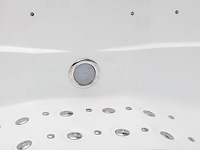 5 persoons outdoor spa 208x208 cm - incl. 2 ligbedden - wit bad / naturel houten kleur zijkant - afbeelding 13 van  22