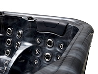 5 persoons outdoor spa 208x208 cm incl. 2 ligbedden - cloudy black bad / antraciete zijkant - afbeelding 2 van  23