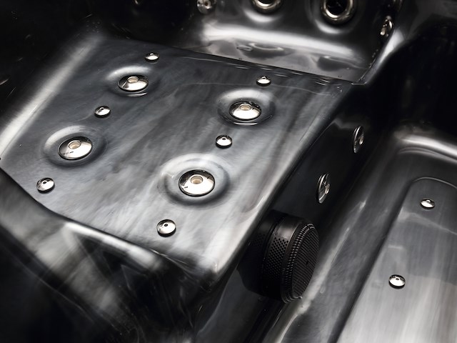 5 persoons outdoor spa 208x208 cm incl. 2 ligbedden - cloudy black bad / antraciete zijkant - afbeelding 10 van  23