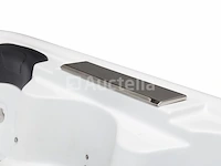 5 persoons outdoor spa 208x208 cm incl. 2 ligbedden - wit bad / mahonie kleur zijkant - afbeelding 14 van  21