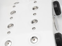 5 persoons outdoor spa 208x208 cm incl. 2 ligbedden - wit bad / mahonie kleur zijkant - afbeelding 13 van  21