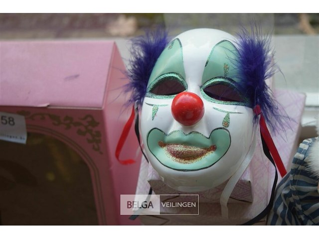 5 porselijnen clown maskers en clown - afbeelding 4 van  5