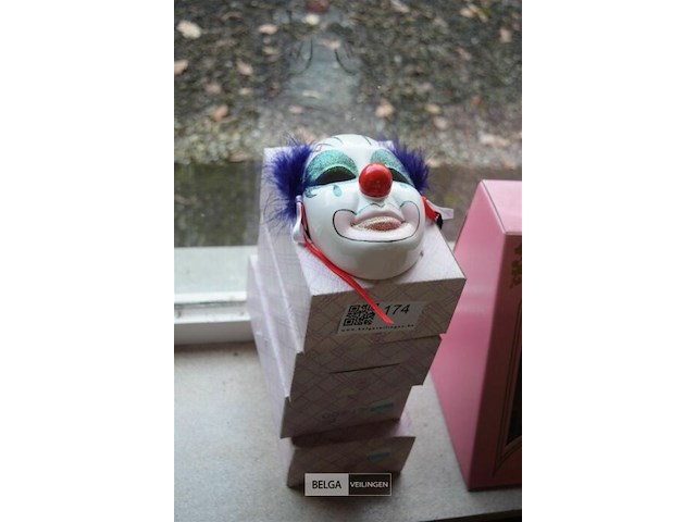 5 porselijnen clownmaskers - afbeelding 1 van  4