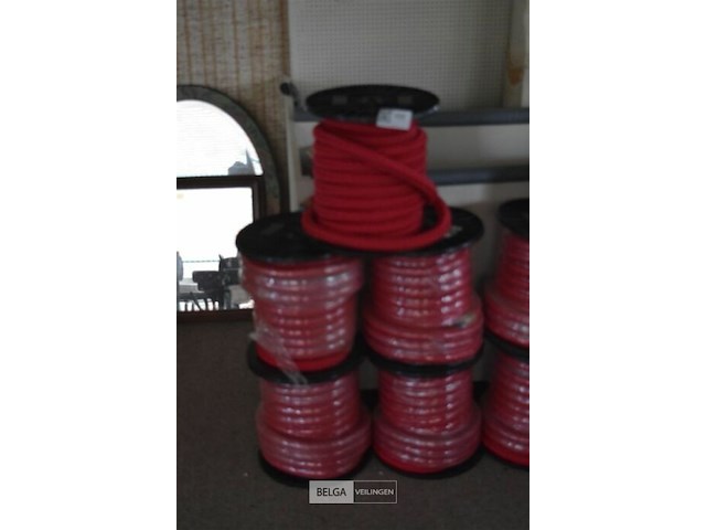 5 rollen rood koord - afbeelding 1 van  3