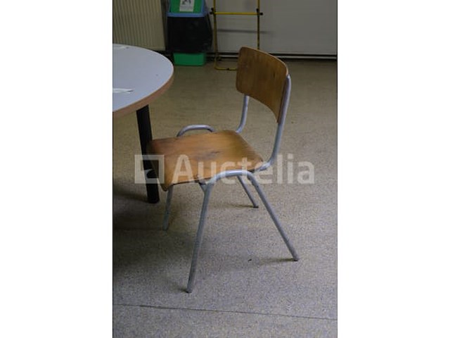 5 ronde tafels + 10 stoelen - afbeelding 1 van  6