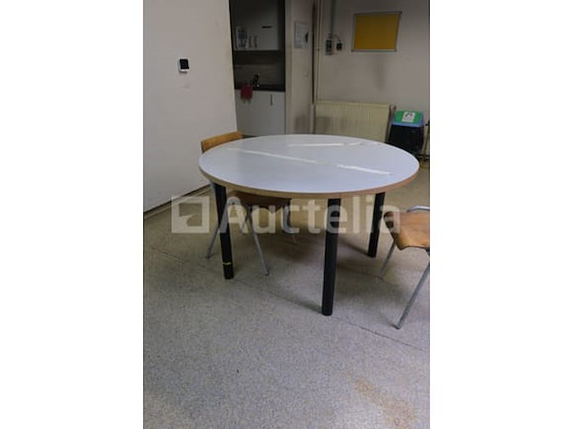 5 ronde tafels + 10 stoelen - afbeelding 2 van  6