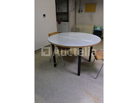 5 ronde tafels + 10 stoelen - afbeelding 2 van  6