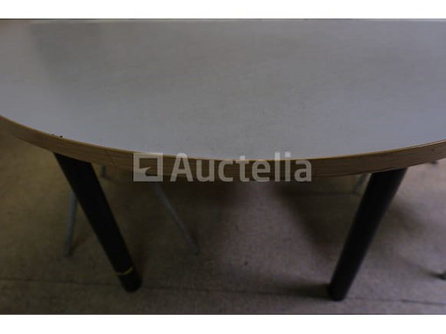 5 ronde tafels + 10 stoelen - afbeelding 3 van  6