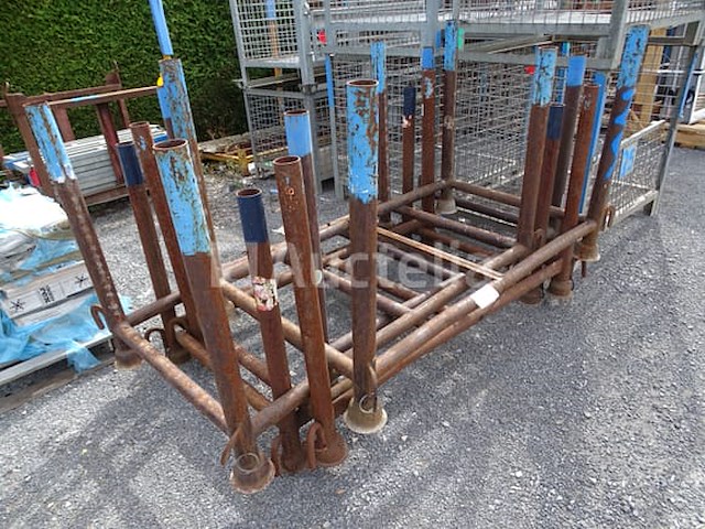5 stapelbare, vergrendelbare propellerrekken - afbeelding 2 van  3