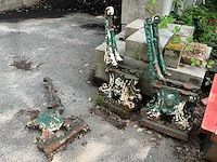 5 stuks antieke fonte poten van banken - afbeelding 1 van  8