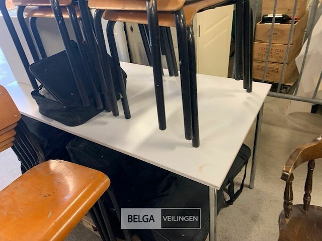 5 tafels met houten bladen - afbeelding 3 van  4