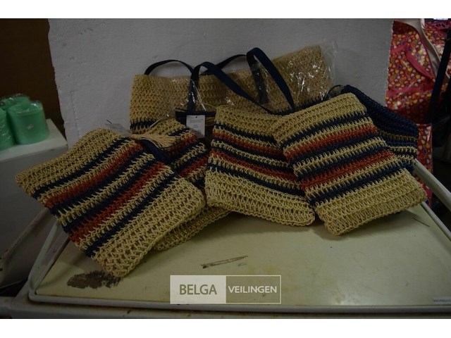 5 tasjes en 1 schoudertas - afbeelding 1 van  3