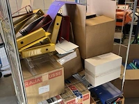 5 verijdbare magazijnkarren met grote partij kantoor benodigdheden - afbeelding 36 van  39