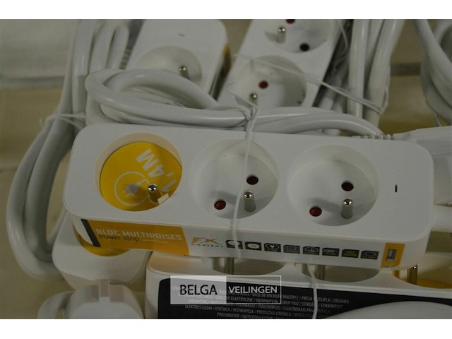5 verlengkabels met 3-delige stekkerdoos 1,4m lang - afbeelding 2 van  2