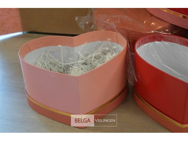 5 verpakkingsdoosjes in hartvorm - afbeelding 4 van  4