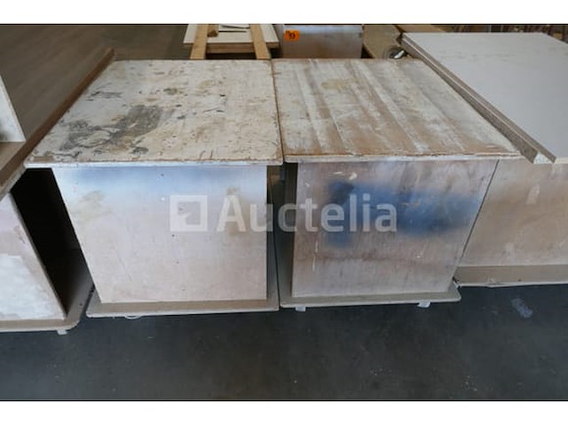 5 verrijdbare houten werkbanken - afbeelding 1 van  4