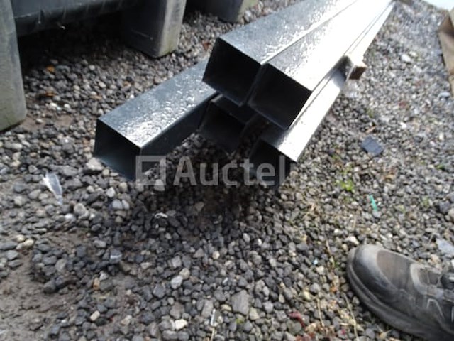 5 vierkante palen van 3m20 nieuw - afbeelding 1 van  2