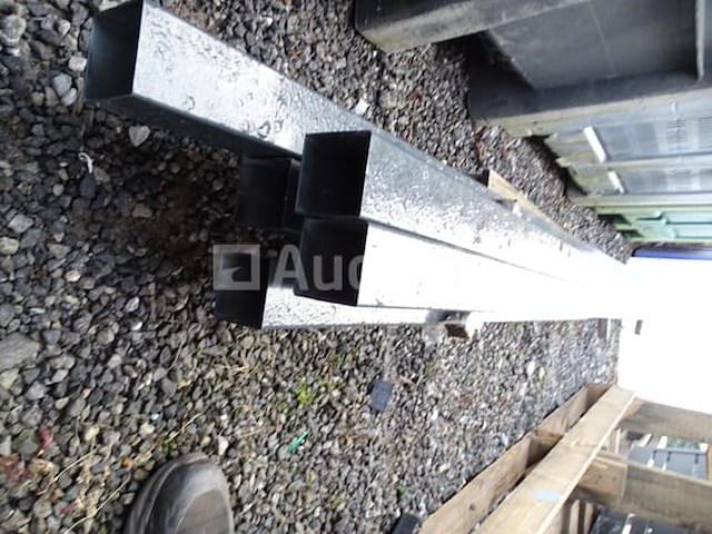 5 vierkante palen van 3m20 nieuw - afbeelding 2 van  2