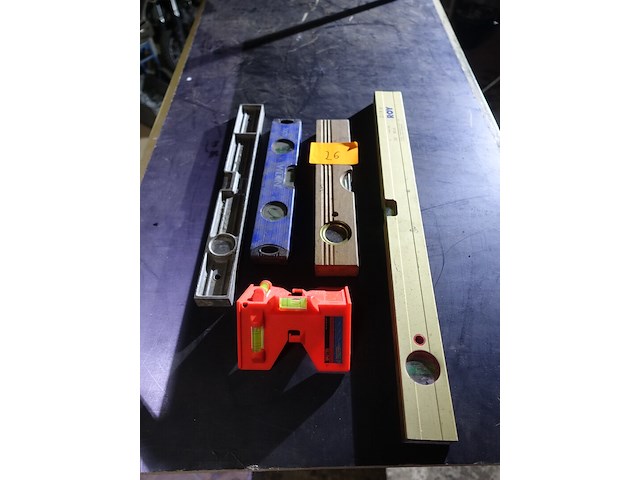 5 waterpassen - afbeelding 1 van  10