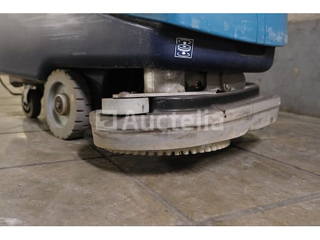 5 wetrok vloerschrijvers (nog te renoveren) - afbeelding 2 van  17