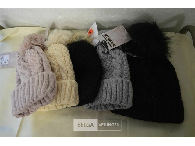 5 wintermutsen met pompon div. kleuren - afbeelding 1 van  3