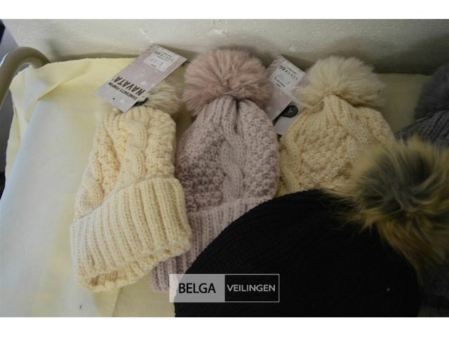 5 wintermutsen met pompon div. kleuren - afbeelding 2 van  4