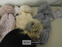 5 wintermutsen met pompon div. kleuren - afbeelding 4 van  4