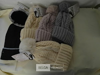 5 wintermutsen met pompon div. kleuren - afbeelding 1 van  4