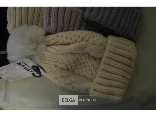 5 wintermutsen met pompon div. kleuren - afbeelding 3 van  4