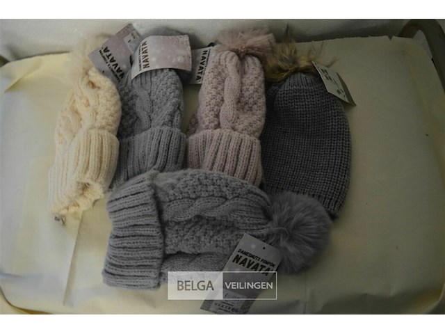 5 wintermutsen met pompon div. kleuren - afbeelding 1 van  4