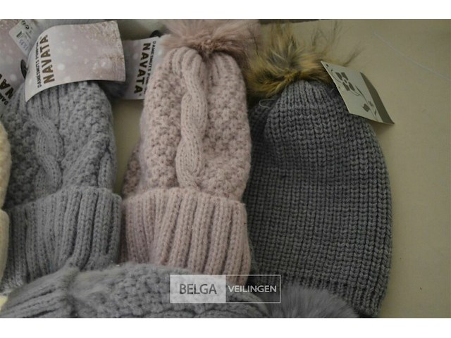 5 wintermutsen met pompon div. kleuren - afbeelding 3 van  4