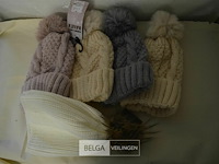 5 wintermutsen met pompon div. kleuren - afbeelding 1 van  4
