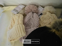 5 wintermutsen met pompon div. kleuren - afbeelding 2 van  4