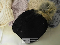 5 wintermutsen met pompon div. kleuren - afbeelding 3 van  4