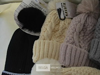 5 wintermutsen met pompon div. kleuren - afbeelding 4 van  4