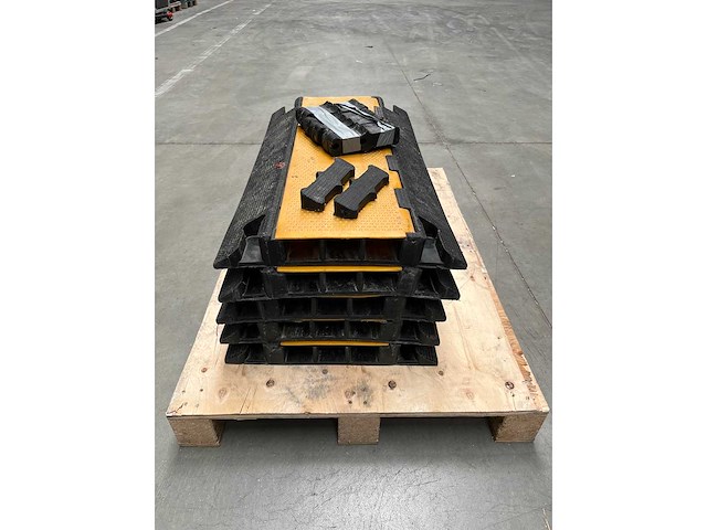 5 x cable bridge 0.90mtr 3-channels w/10 connectors - afbeelding 1 van  3