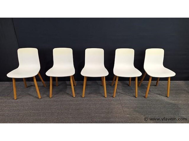 5 x design vergaderstoel vitra hal r wood - afbeelding 1 van  9
