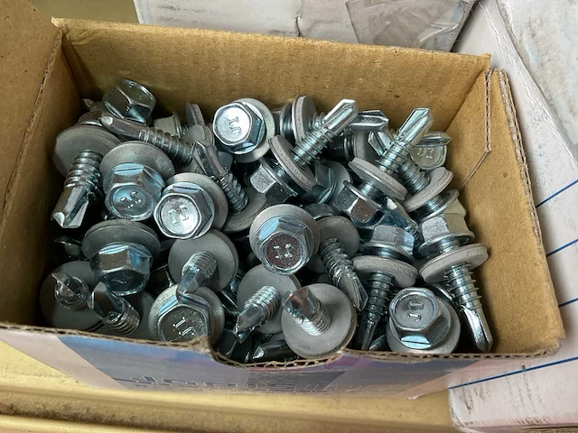5 x dozen zelfborende schroeven met epdm rondsel - afbeelding 2 van  7
