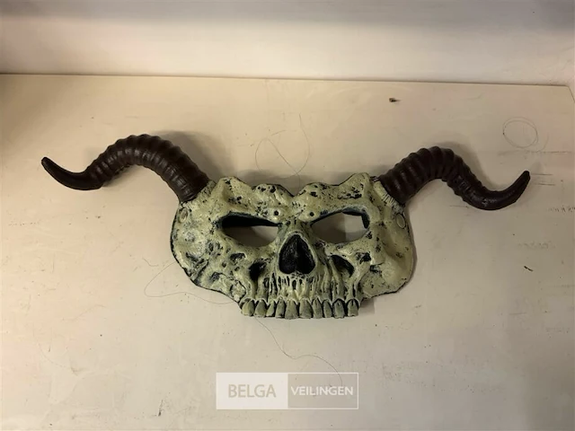 ± 5 x halloween maskers - afbeelding 4 van  5