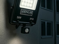 5 x led schijnwerper 50w met bewegingssensor – 6500k koud wit – ip65 – flag-50 - afbeelding 1 van  6