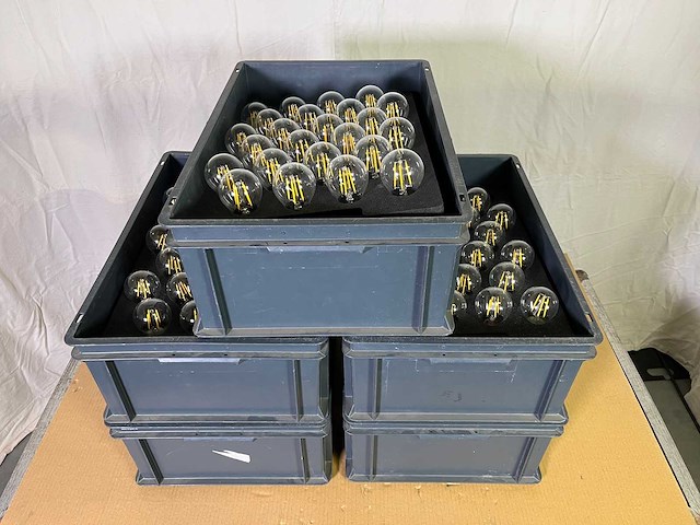 5 x lightchain 10.00m 21xb22 true1 (in/out) w/plastic boxes - afbeelding 1 van  6