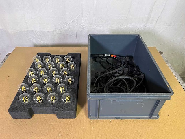 5 x lightchain 10.00m 21xb22 true1 (in/out) w/plastic boxes - afbeelding 3 van  6