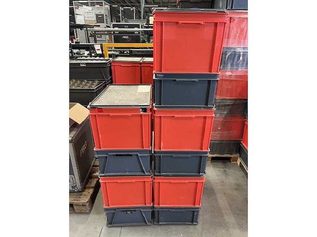 5 x lightchain 25.00m 50xb22 true1 (in/out) w/plastic boxes - afbeelding 1 van  5