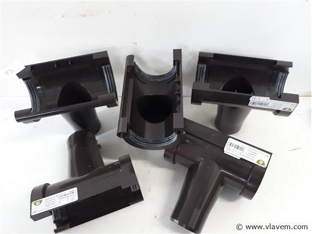 5 x middenspruitstuk 80mm bruin pvc regenafvoer - afbeelding 2 van  2