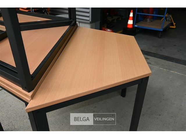 5 x trapeziumvormige tafel - afbeelding 3 van  5