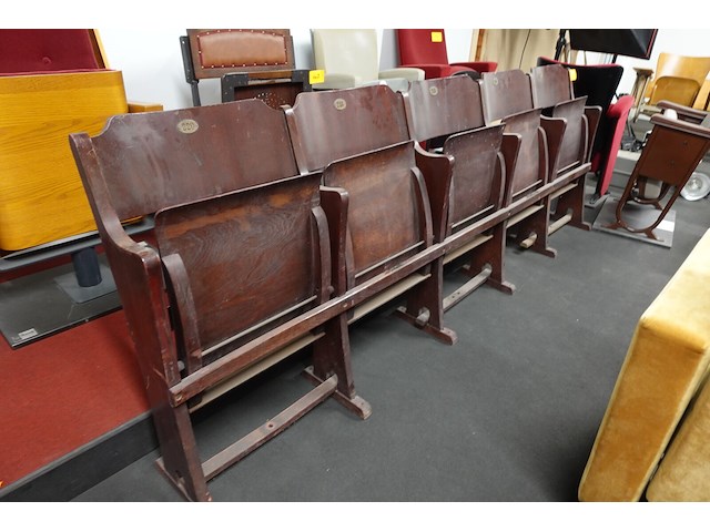 5-zit houten antieke theaterstoel - afbeelding 4 van  7