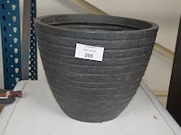 5 zwart kunstof bloempotten diam. 40cm 22l - afbeelding 3 van  4