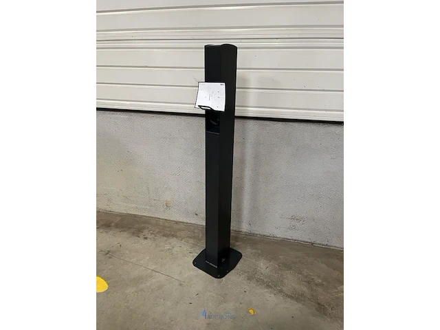 5 zwarte montagepalen evbox elvi - vloermontage - afbeelding 1 van  8