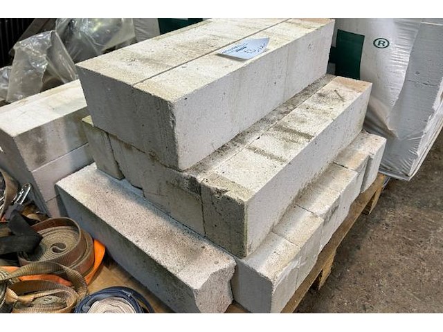 50 cellenbetonblokken - afbeelding 4 van  5
