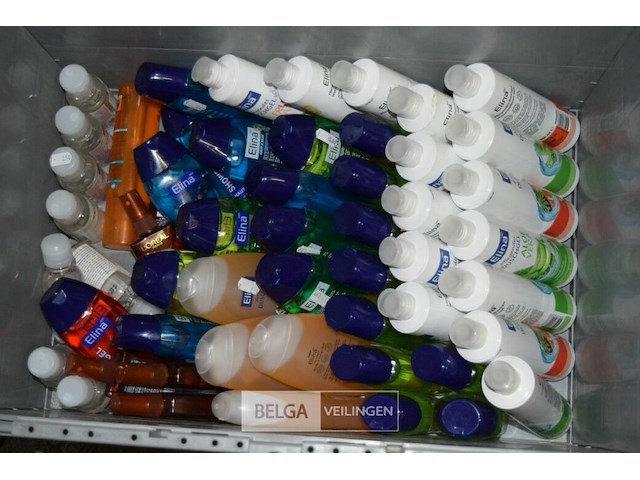 ±50 div bad, douche en shampoo - afbeelding 1 van  3